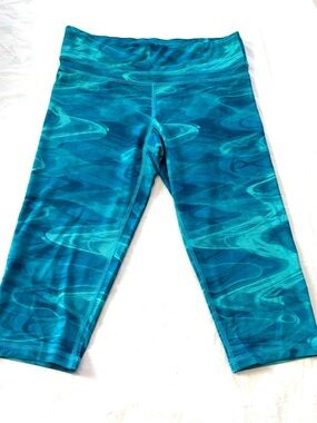 NWOT GAIAM Blue Splash Swirl Capri Leggings High Waist Activewear SZ M
